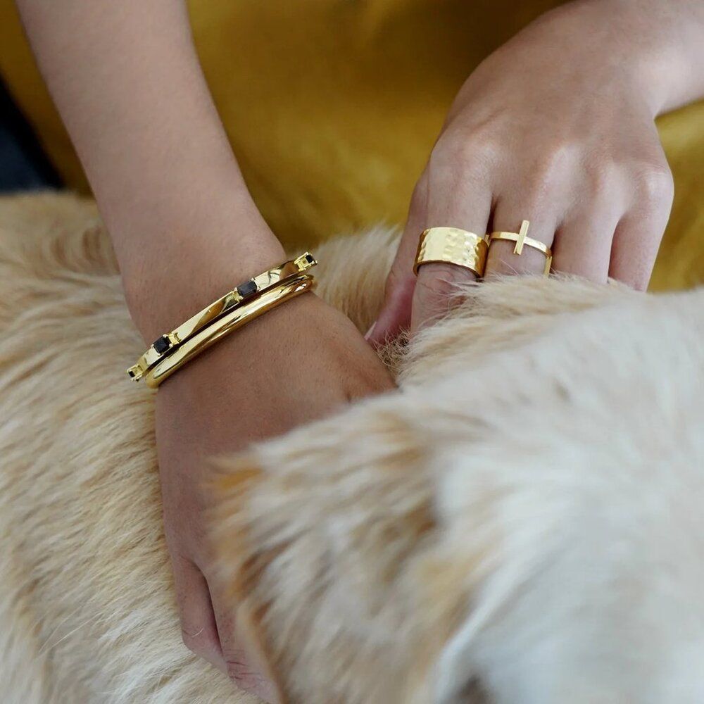 NWT Gorjana Sz 7 Camila Hammered 18kt Gold Cigar Band Thick Ring Layering Stack - Picture 7 of 9
